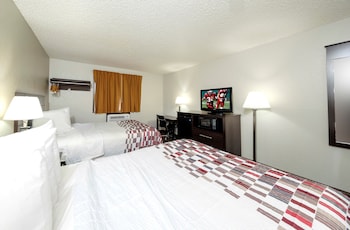 Deluxe Room, 2 Queen Beds, Smoking