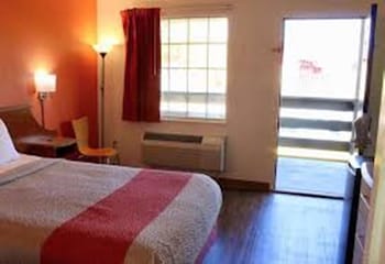 Standard Room, 1 Queen Bed, Non Smoking