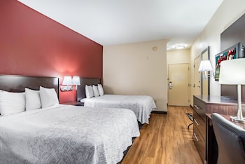 Standard Room, 2 Queen Beds (Smoke Free)