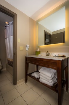 Deluxe Room, 2 Double Beds
