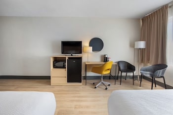 Room, 2 Queen Beds, Non Smoking (LVT Flooring)