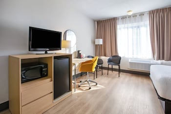 Room, 2 Queen Beds, Non Smoking (LVT Flooring)