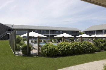 Suite, Multiple Beds, Pool View (King and Bunk)