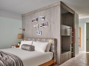 Suite, Multiple Beds, Pool View (King and Bunk)