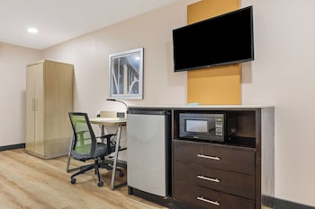 Room, 1 King Bed, Mobility Accessible