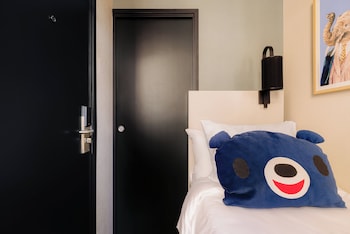 Small Room, 1 Single Bed