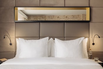 Superior Room, 1 King Bed