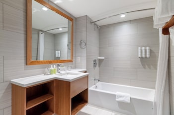 Mountain View King Suite, Balcony