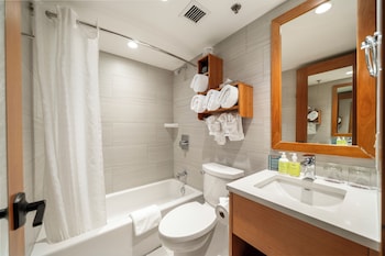 Superior Split Room.