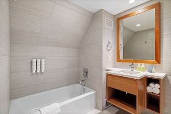 Mountain View King Suite
