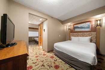 Superior Split Room.