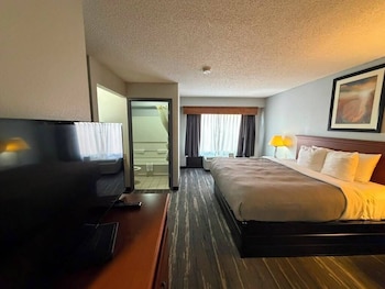 Room, 2 Queen Beds, Mobility Accessible, Non Smoking (Bathtub W/grab Bars)