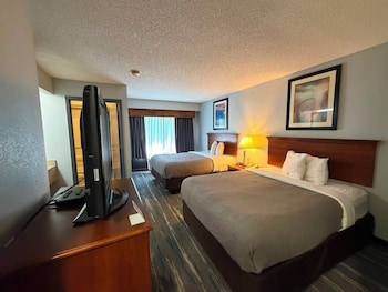 Room, 2 Queen Beds, Mobility Accessible, Non Smoking (Bathtub W/grab Bars)