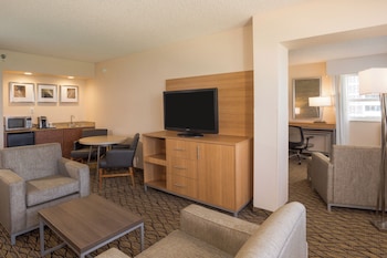 Suite, 1 King Bed, Ocean View