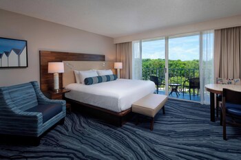 Suite, 1 Bedroom, Balcony (View)