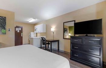 Standard Room, 1 Queen Bed, Non Smoking