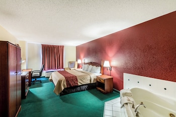 Deluxe Room, 1 King Bed, Non Smoking, Jetted Tub