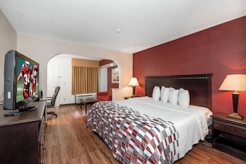 Standard Suite, 1 King Bed, Smoking, Jetted Tub
