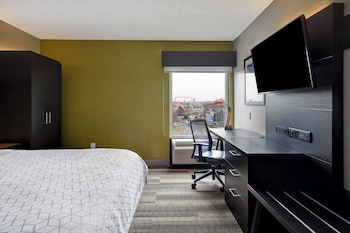 Standard Room, 1 King Bed