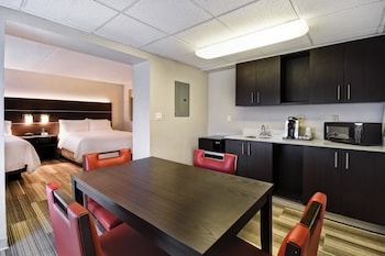 Suite, 2 Queen Beds, Park View