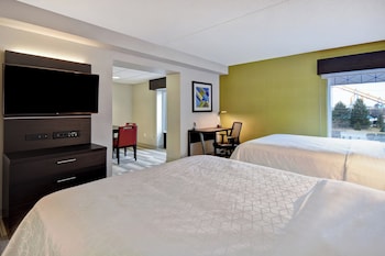 Suite, 2 Queen Beds, Park View