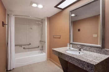 Room, 2 Queen Beds, Mobility Accessible, Non Smoking