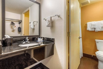 Room, 2 Double Beds (Mobility/Hearing Access, Roll-in Shwr)