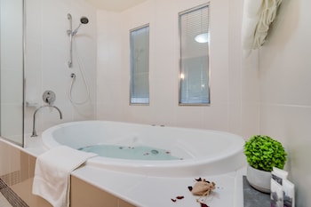 Deluxe Suite, 1 King Bed