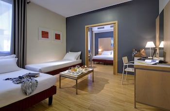 Family Room, Multiple Beds