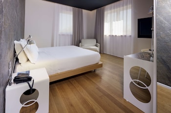 Superior Room, 1 Queen Bed