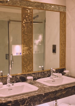 Manor King Room