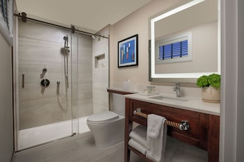 Premium Room, 2 Queen Beds, Pool View