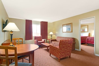 Standard Suite, 2 Double Beds, Non Smoking (One-Bedroom)