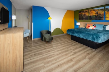Deluxe Room, 1 King Bed, Non Smoking