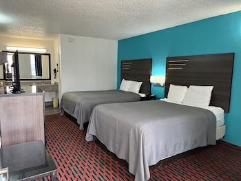Standard Room, 2 Queen Beds, Non Smoking