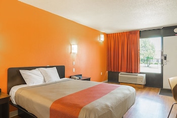 Deluxe Room, 2 Queen Beds, Smoking, Refrigerator & Microwave