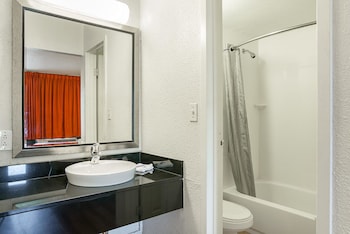 Deluxe Room, 2 Queen Beds, Non Smoking, Refrigerator & Microwave