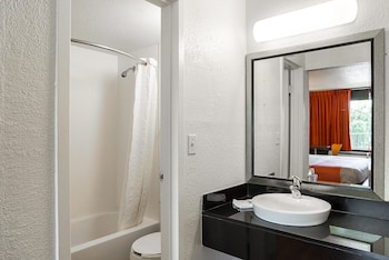 Deluxe Room, 2 Queen Beds, Non Smoking, Refrigerator & Microwave