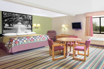 Studio Suite, 1 King Bed, Non Smoking