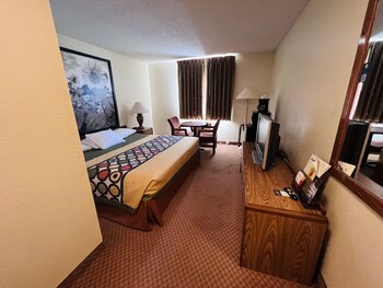 Standard Room, 1 King Bed