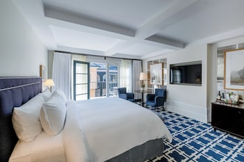 Deluxe Room, 1 King Bed