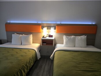 Standard Room, 2 Queen Beds, Non Smoking