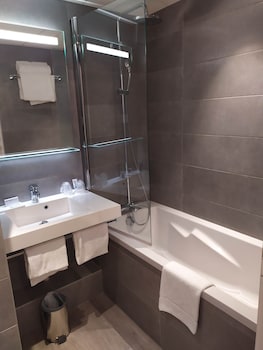Superior Twin Room, Partial Sea View