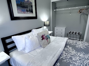 Two-Bedroom Apartment 112, No air conditioning. BL-RES-12550