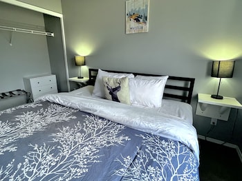 Three-Bedroom Apartment 117 - Loft, No air conditioning. BL-RES-11551