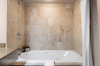 Superior King Suite