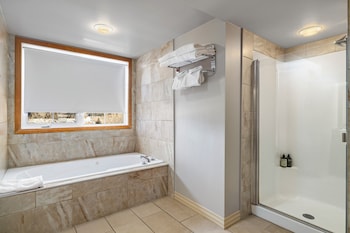 Deluxe King Suite