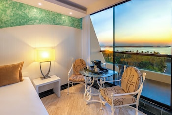 Grand Sunset View