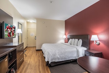 Superior Room, 1 King Bed, Accessible (Smoke Free)