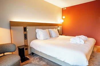 Deluxe Room, 1 King Bed, Non Smoking, Terrace